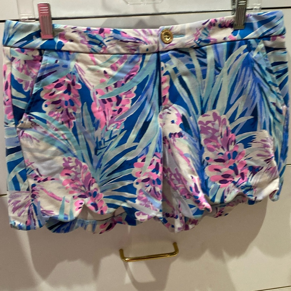 Lilly Pulitzer Scallop, Stretchy Shorts